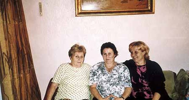 Společné foto s maminkou (vlevo) a sestrou (vpravo) nastartovalo odhodlání paní Věry (53) zhubnout.