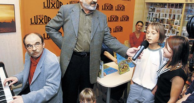 S Jaroslavem Uhlířem vytvořili spousty písní, které se staly dětskými hymnami