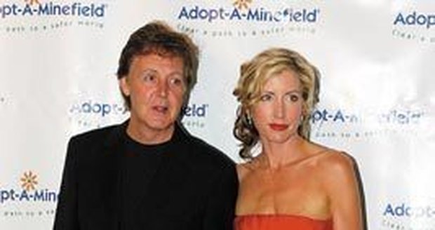 Zplatí Paul 20 miliard Kč? Taková to byla láska. Teď si McCartney a Heather Mills nemůžou přijít na jméno. 