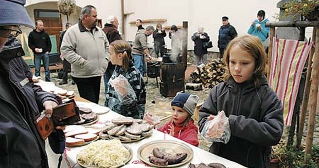 Zájem lidí o zabijačkové speciality byl velký