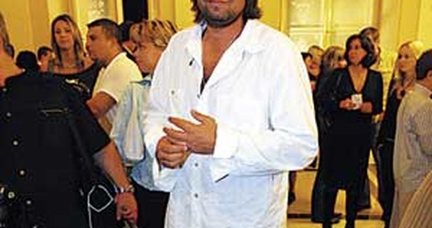 Jiří Pomeje se definitivně zbavil snubního prstenu i touhy po své ženě Michaele Kuklové.