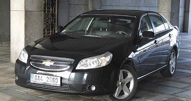 Tvary Chevroletu Epica jsou důstojné a elegantní