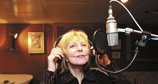 Hanka nahrává Adieu