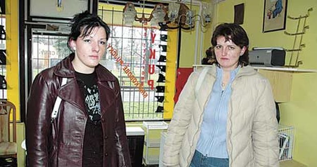 Michaela Pilařová (24) a Kateřina Luberdová (28) podepsaly petici za zlepšení péče
v mostecké porodnici. Obě odtamtud mají špatné zkušenosti.