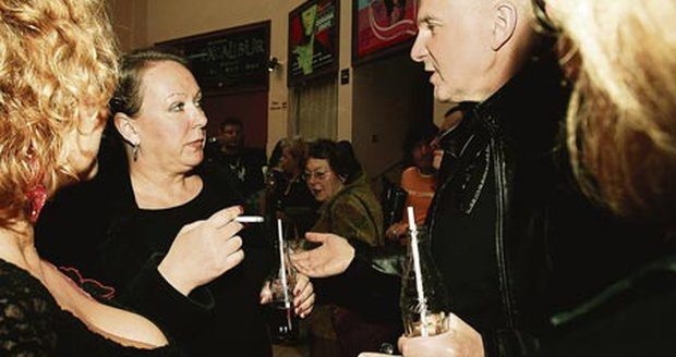 Dvorní textařka Lucie Gábina Osvaldová přišla bez berlí a navíc oznámila: ´Makám na dalším Lucčiným cédéčku.´