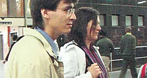 2. chyba, 15. května: Do JAR přijela bojovat česká delegace. Žádost o vydání, kterou přivezla, však nepředala.
