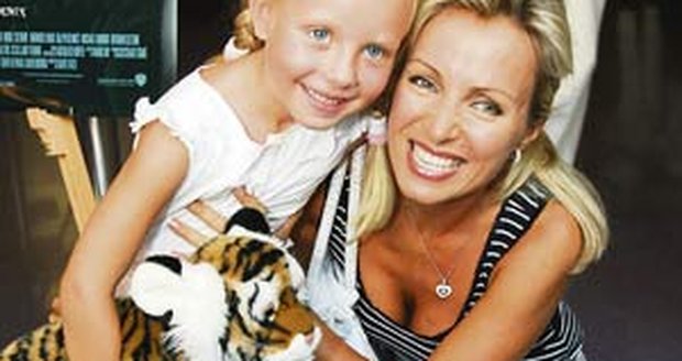 Kateřina Brožová s malou Kačenkou