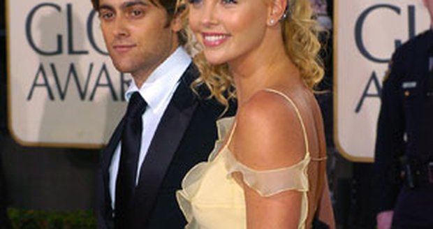 Charlize Theronová se Stuartem Townsendem jen září