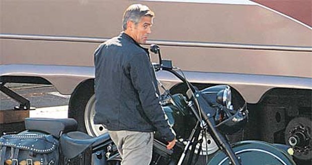 Clooneyho vášeň pro motocykly je známá už několik let