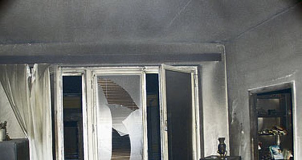 Požár vypuknul od zapnuté pájky v ložnici, kterou do postele zřejmě zastlal sebevrah