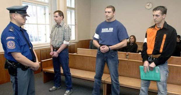 Proti dnešnímu verdiktu už se nemůže (zprava) Tibor Zeman, Pavel Feierfeil ani Jiří Salavec odvolat