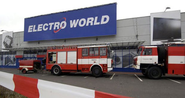 Ústeckém Electro Worldu shořelo zboží za desítky milionů korun
