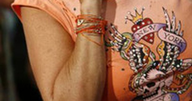 Lynne Spearsová má s vydáním knihy smůlu