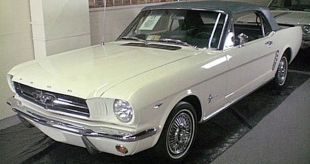To je on Ford Mustang Convertible z roku 1964 za 5,5 milionu amerických dolarů