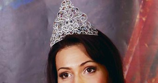 Eliška Bučková s korunkou České Miss