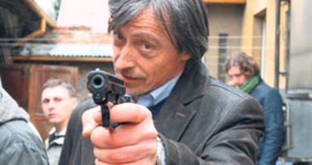 'Stůj, nebo střelím,' jako by říkal nejzkušenější kriminalista, kterého představuje Martin Stropnický