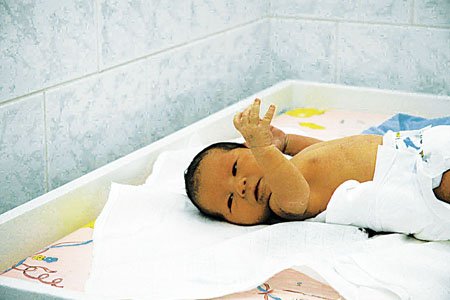 O Kamila zatím stále pečují v mostecké nemocnici. Díky zdejšímu personálu se dostal z nejhoršího.