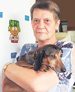 Velkou oporou je paní Zatulové kromě dcery i její věrná jezevčice. Bez nich by to prý nezvládla.