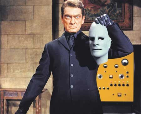Fantomas si právě sundal masku, pod kterou se skrývá tvář novináře Fandora v podání Jeana Maraise