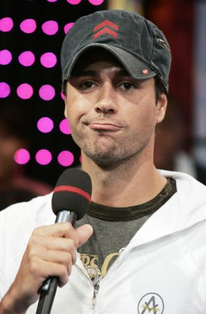 ´Pozdě bycha honiti´, Enrique Iglesias teď svého přiznání lituje.