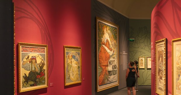 Unikátní výstava iMucha, která nabídne návštěvníkům některá díla rozpohybovaná, je k vidění v Obecním domě