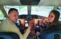 Posádka ABC – Zdeněk a Katka – právě přistála na letišti v Nepálu