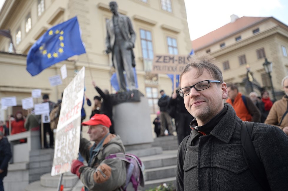 Reportér Blesk Ivo Horváth během inaugurace prezidenta (8. 3. 2018)