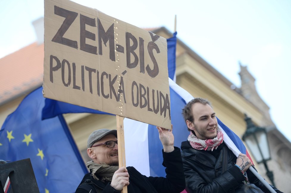 Protesty během inaugurace Miloše Zemana na Pražském hradě (8. 3. 2018)