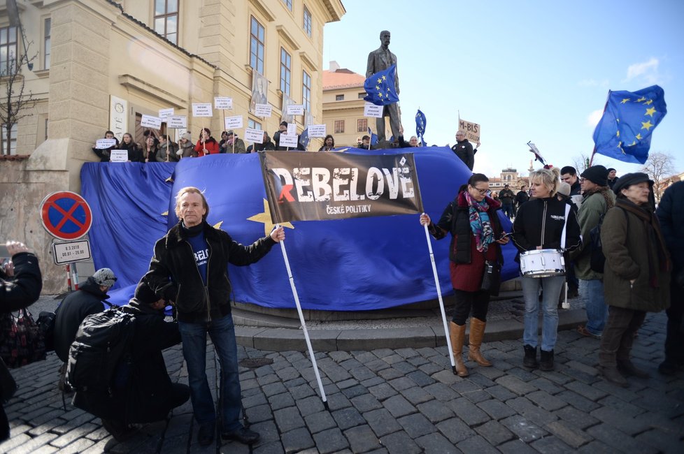 Protesty během inaugurace Miloše Zemana na Pražském hradě (8. 3. 2018)