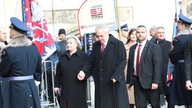 Miloš Zeman se po inauguraci odebírá do katedrály svatého Víta (8. 3. 2018).