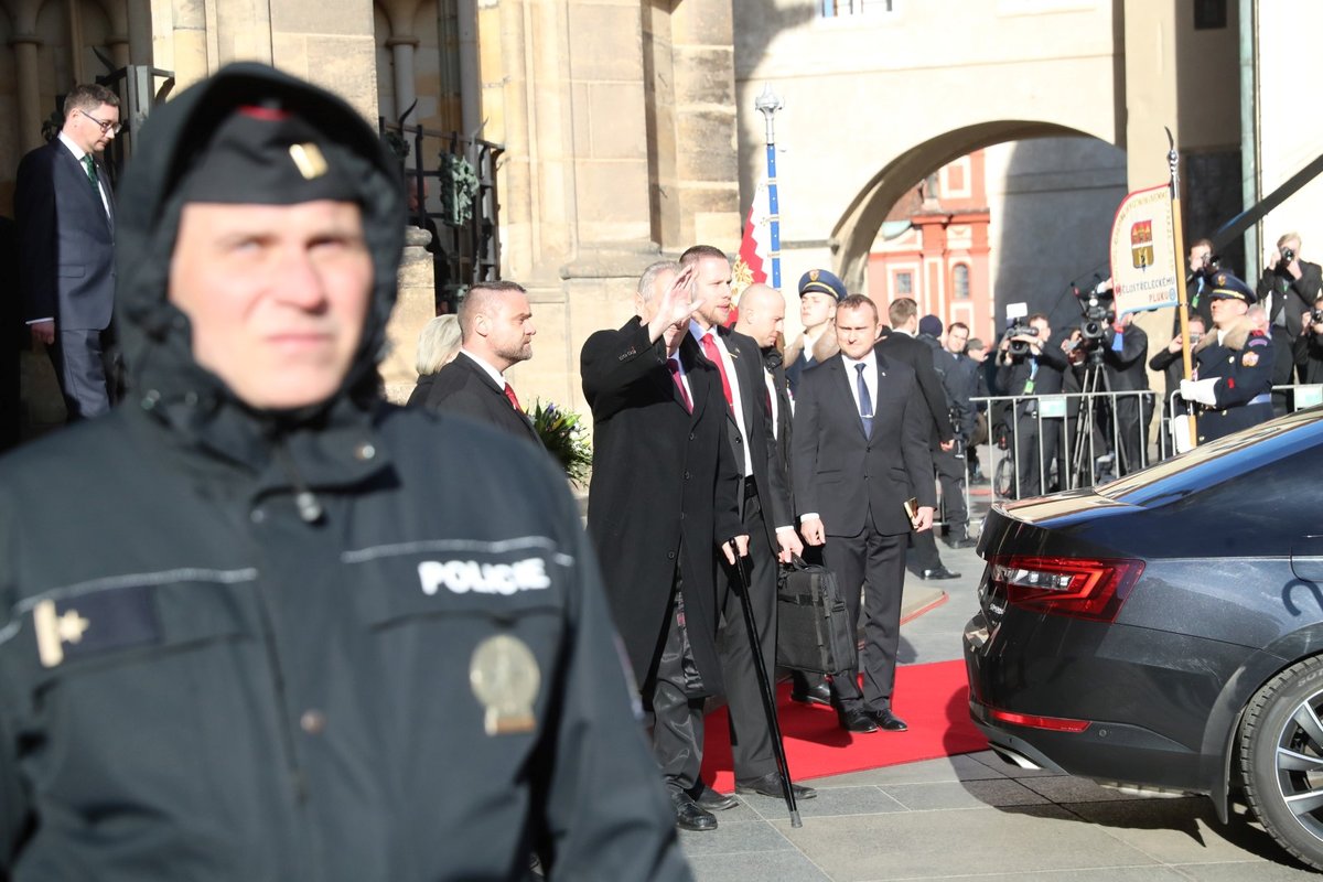 Prezident Miloše Zeman se odebírá po inaugurace do svatovítské katedrály (8. 3. 2018)