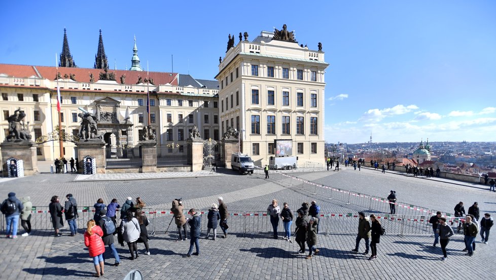 Policejní zátarasy na Pražském hradě