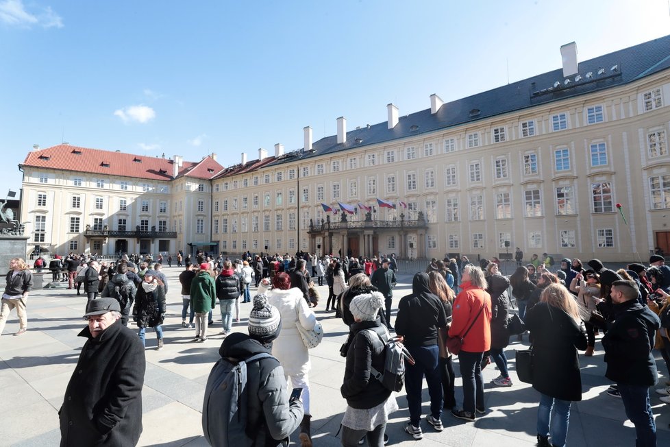 Policejní zátarasy na Pražském hradě