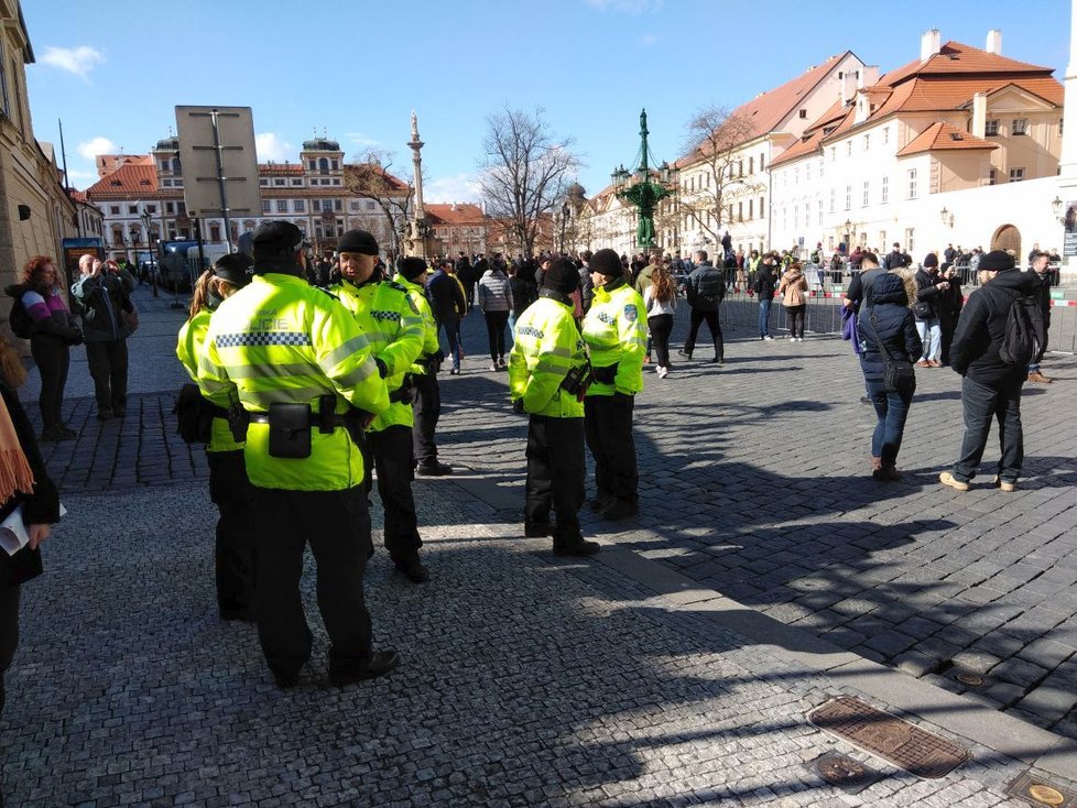 Policejní manévry během inaugurace Miloše Zemana (8. 3. 2018)