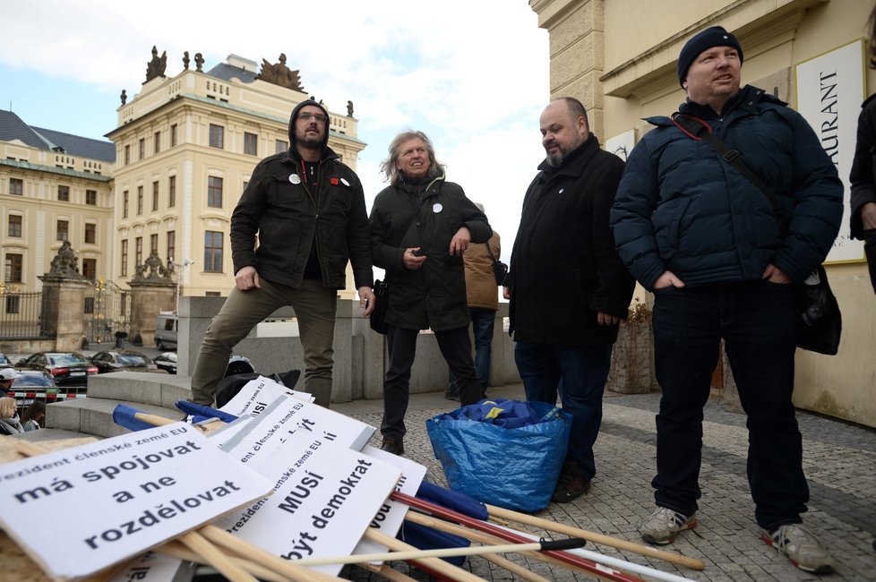 Protesty během inaugurace Miloše Zemana (8. 3. 2018)