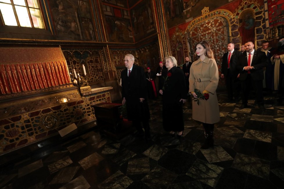 Miloš Zeman s rodinou po inauguraci v katedrále svatého Víta (8. 3. 2018)