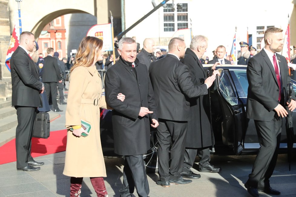 Prezident Miloš Zeman se odebírá po inauguraci do svatovítské katedrály (8. 3. 2018).