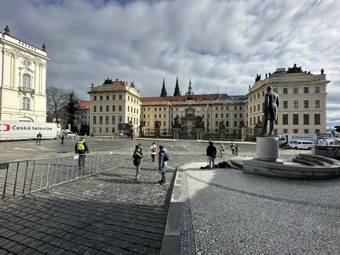 Na Hradčanském náměstí finišují přípravy na inauguraci Petra Pavla.