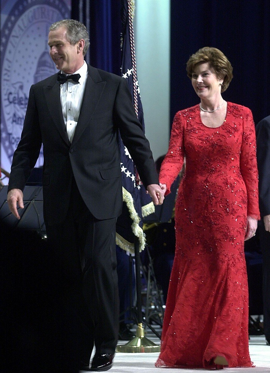 Laura Lane Welch Bush v roce 2001 se svým chotěm Georgem W. Bushem