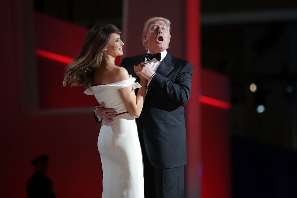 Melania Trump po boku Donalda v roce 2017