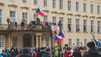 Je to po dvaceti letech úleva, říkají příznivci Petra Pavla, kteří se přišli podívat na inauguraci