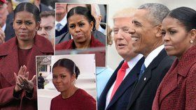 Michelle Obamová se při ceremoniálu očividně nebavila.