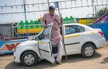 Obr z Indie (247 cm): Nemám holku ani práci!
