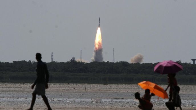 Indická raketa vynesla do kosmu rekordních 20 satelitů