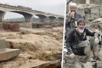 Ničivé záplavy: Indie hlásí nejméně 50 obětí, Afghánistán 20. Voda smetla tisíce domů