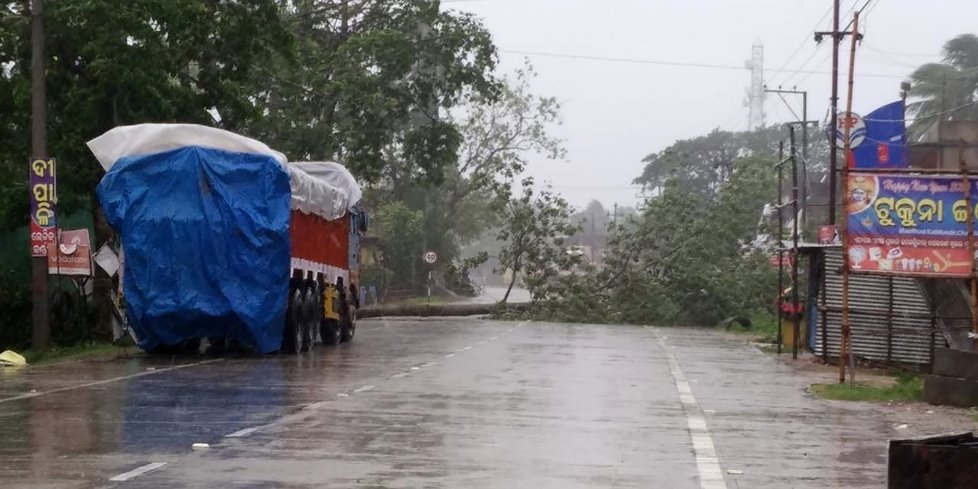 V Indii a Bangladéši pokračuje evakuace statisíců kvůli cyklonu.