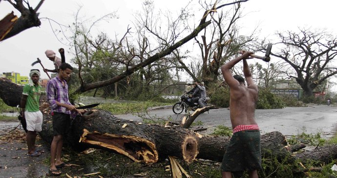 Indii zasáhl nejsilnější cyklon od roku 1999.