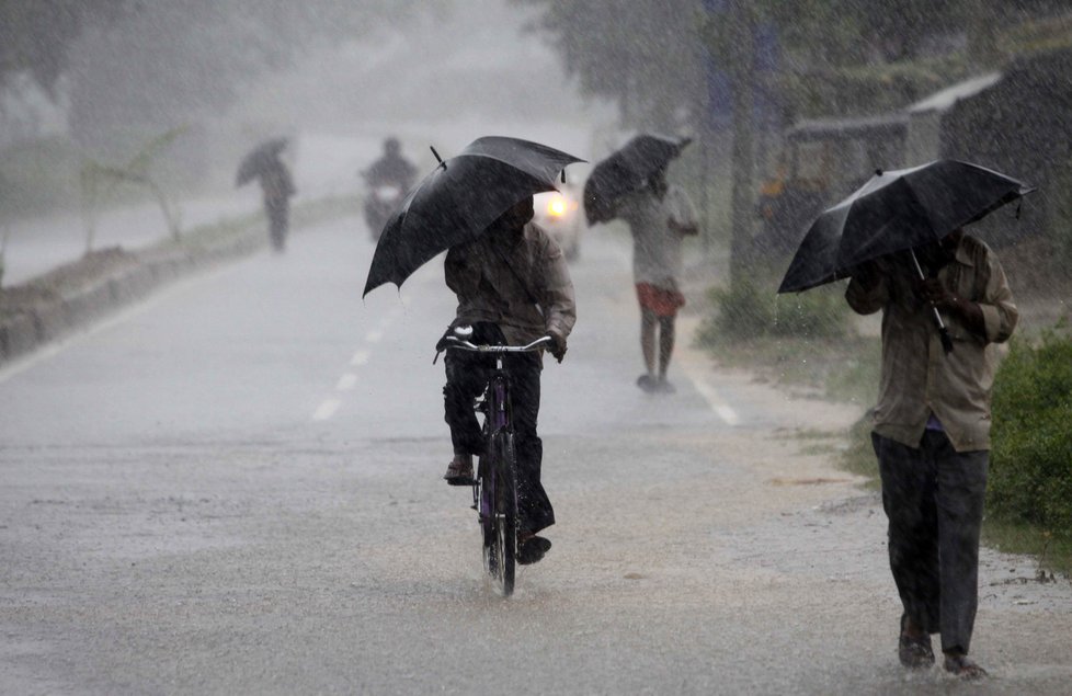 Kvůli cyklonu Phailin v Indii evakuovali přes milion lidí