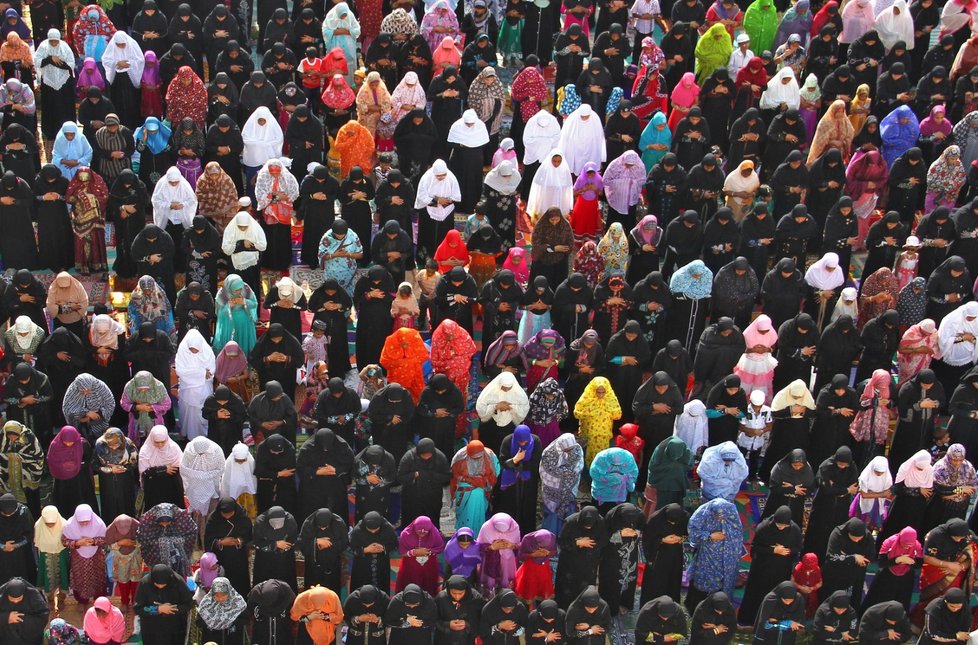 Indické muslimky se modlí ve městě Chennai