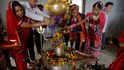 Hinduisté v Kalkatě slaví svátek Maha Šivratri